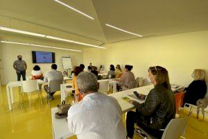 Esta formación gratuita se desarrolla en el Laboratorio de Empresas de La Nucía (Lab_Nucia)