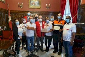 L'Ajuntament entrega a Creu Roja i Protecció Civil de Sueca els reconeixements atorgats pel Departament de Salut de la Ribera pel seu treball en la vacunació massiva