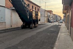 Alcàntera de Xúquer invierte 97.000 euros en el asfaltado y la mejora de su entramado urbano