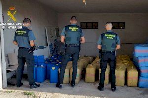 La Guàrdia Civil intervé una nova partida d'haixix i deté a huit persones en el Port de Vinaròs