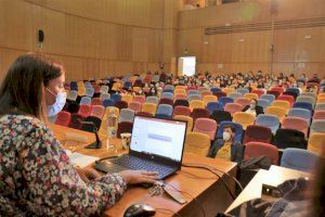 Conferencia sobre la mutilación genital en mujeres migrantes en la Universidad de Alicante