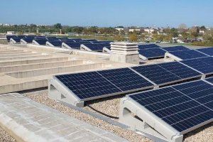 Alzira bonificarà fins a un 50 % el pagament de l’IBI a les persones que instal•len plaques solars als habitatges per a generar energia 