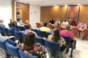 El alcalde de Orihuela se reúne con los representantes de los vecinos de la costa de Orihuela