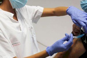 Ribera comienza la campaña de vacunación de la gripe en el Departamento de salud del Vinalopó