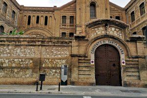 L’Ajuntament homenatja les dones empresonades pel franquisme en el convent de Santa Clara amb un monòlit