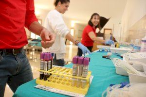 La primera maratón de donación de sangre tras recuperar la presencialidad en la Universidad de Alicante supera todas las previsiones