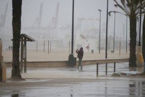 Emergencias alerta por lluvias intensas y fuertes vientos que afectarán a la Comunitat Valenciana