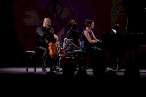 El violoncel•lista Iván Balaguer i la pianista Irene Renart evoquen el duo de cambra Iturbi i Cassadó a l’Almodí