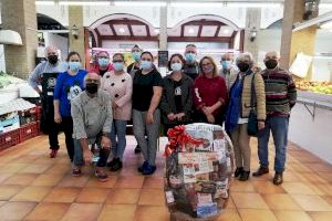 L'Associació de Jubilats i Pensionistes d'Alboraia promou el consum local en el Mercat Municipal