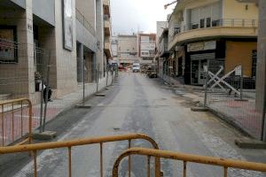Sales lamenta que “las obras de la calle Gabriel Payá estén abocando al pequeño negocio a desaparecer”
