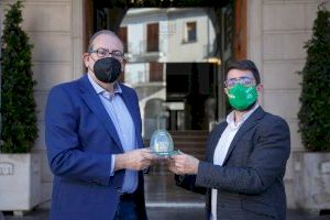 Gandia rep l'Iglú Verd pel seu compromís amb el reciclatge d'envasos de vidre i la lluita contra el canvi climàtic