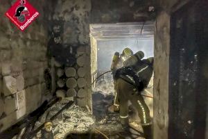 Dos mujeres, una de ellas de avanzada edad, heridas tras el incendio de una vivienda en l'Alfàs del Pi