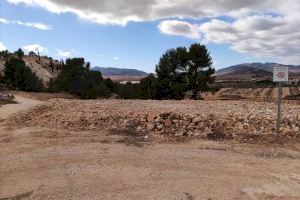 La Diputación de Alicante invierte 400.000 euros en la restauración de zonas degradadas por el vertido incontrolado de residuos