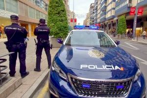 Dos personas detenidas por el robo de un bolso  del "tirón" en Alicante
