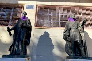 Per què han despertat les estàtues de València amb mocadors morats?