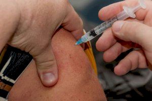Sanidad inicia la vacunación contra el herpes zóster a los valencianos adultos de mayor riesgo