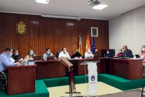 Enric Bernabé y María Rosa Blanes toman posesión como concejales de Vilamarxant