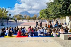 L’Alfàs celebra el Día de la Ciudad Educadora con la lectura de manifiestos en los colegios y el instituto