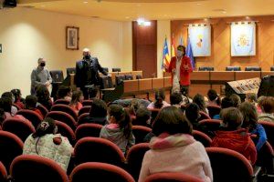 Alumnado de Primaria del CEIP Penyagolosa visita el Ayuntamiento de Burriana