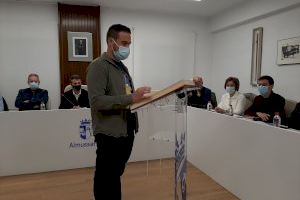 Paco Girona Salesa pren possessió com a regidor de Compromís a l'Ajuntament d'Almussafes