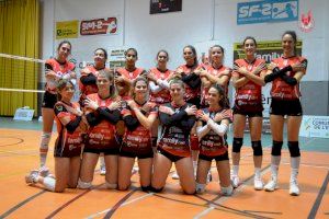 Gran victoria del Familycash Xàtiva voleibol femenino contra el segundo clasificado, Universidad de Alicante
