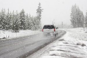 Consejos para conducir ante un temporal de lluvia, viento y nieve