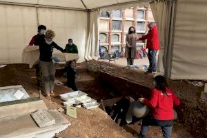 Almassora recupera les restes de dos veïns en el cementeri Sant Josep de Castelló