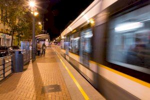 El metro i el tramvia de València circularà de nit aquest cap de setmana pels sopars de Nadal