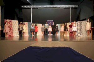 Presentación de las telas de los vestidos oficiales de la CHFMIV