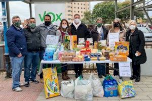 VOX Alicante ha realizado una recogida solidaria en el mercadillo de Teulada