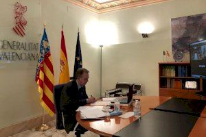 El presidente del Consell Audiovisual de la Comunitat Valenciana, José María Vidal, explica el funcionamiento del CACV en el Parlamento vasco