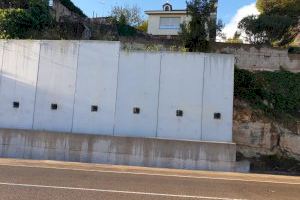 La Diputación de València arregla la ‘curva del castillo’ de Chiva por peligro de desprendimientos