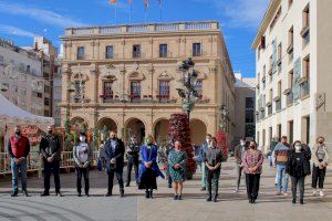 L'Ajuntament de Castelló guarda un minut de silenci per l'últim assassinat masclista a Elx