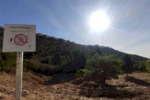 Benitatxell regenera una zona verde degradada por los vertidos incontrolados en la zona de Valle del Portet