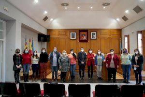 El Ayuntamiento de Burjassot da la bienvenida a las 18 nuevas trabajadoras que se incorporan a diferentes departamentos municipales