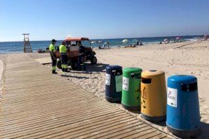 Limpieza Viaria y RSU pone en marcha el servicio de refuerzo de limpieza en las playas de Orihuela