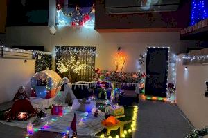 Un barri de la Vall d'Uixó decora les seues cases per al Nadal