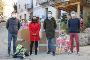 Infancia Sin Fronteras lliura 150 joguets a famílies ateses pels Serveis Socials d’Ontinyent