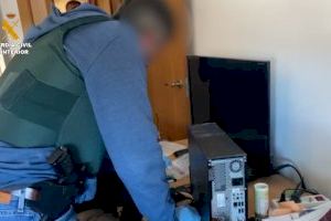 Detenido en Alicante un hombre que amenazó a una joven con publicar imágenes íntimas