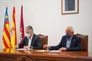Héctor Illueca y el alcalde de Dénia firman un convenio para ceder al Ayuntamiento el derecho del tanteo y retracto para la compra de viviendas