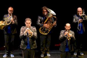 Uns 800 escolars gaudiran dels sons de metall al Gran Teatre d’Alzira amb les audicions didàctiques del grup Spanish Brass