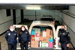 La Policía Local de Benidorm entrega a Cáritas más de 2.000 euros en productos de higiene y juguetes