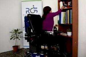 La start-up ROIS Medical del PCUMH lanza al mercado las primeras unidades de su silla de ruedas con grúa incorporada