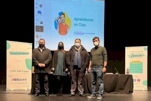 Sueca acoge una charla sobre educación impartida por el 'Mejor Docente de España 2021'