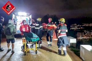 Rescatan a una mujer herida en la senda de la Cruz de Benidorm