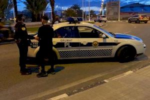 Dos mujeres detenidas por intentar robar el equipo de sonido de un vehículo en Elche