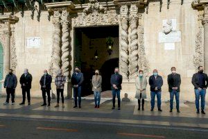 Alicante expresa su repulsa por el asesinato machista de Torrevieja “y la peor de las violencias”