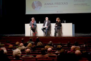 Anna Freixas reivindica a Ontinyent “l’orgull d’envellir”