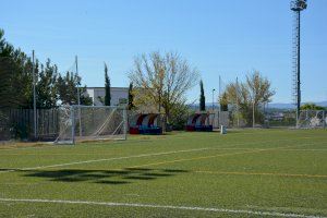 Loriguilla adjudica el proyecto de renovación del césped del campo de fútbol