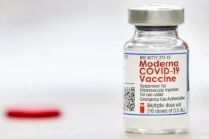 Este es el nuevo efecto secundario de la vacuna Moderna